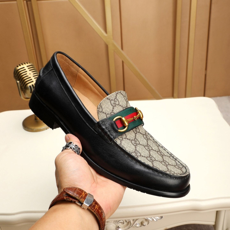 G*u*i leather shoes